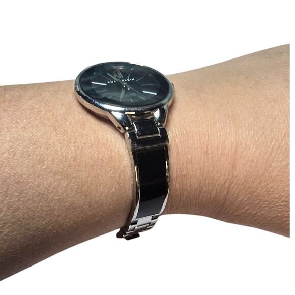 Anne Klein Black Enamel Bracelet Watch – Model AK/4677 – New Battery - Picture 2 of 6